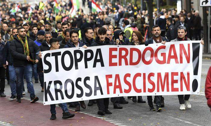 Kurden protestieren gegen Erdogans Offensive in Syrien