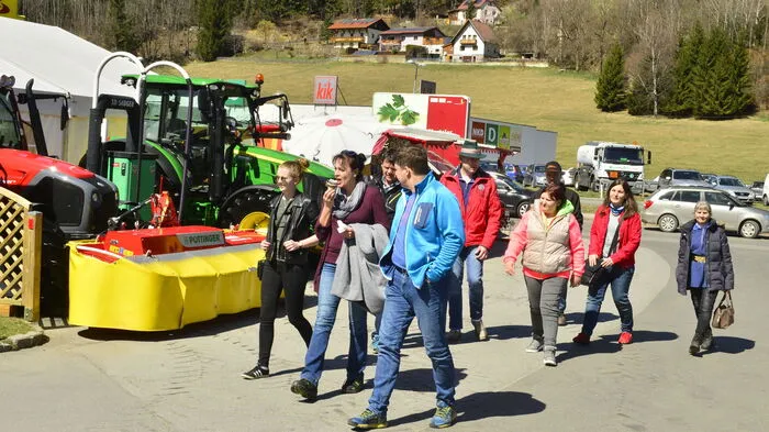 Sonnenschein am ersten Tag des Jubiläum-Kirtags der Landforst.