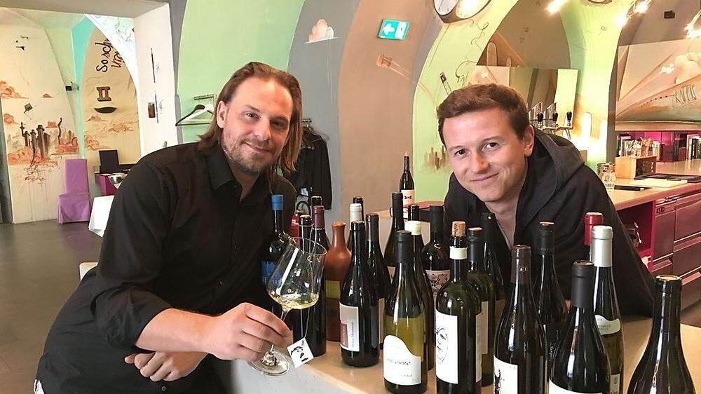 Prato-Gastgeber Michael Pech mit Weinhändler Philipp Schäffer
