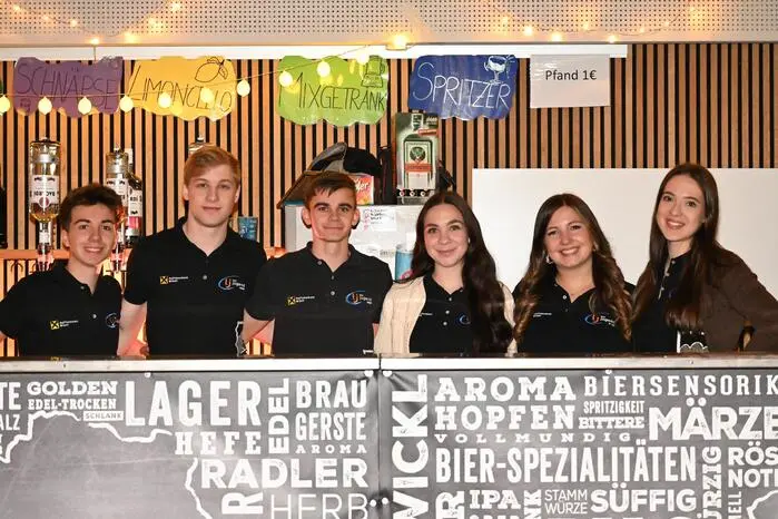 Auch bei den Vorbereitungen zeigte sich der starke Zusammenhalt innerhalb der Landjugend: „Unser gesamtes Team war sehr motiviert und alle haben mitgeholfen. Seit Oktober arbeiten wir an dem Fest, besonders intensiv waren die letzten zwei Wochen.“