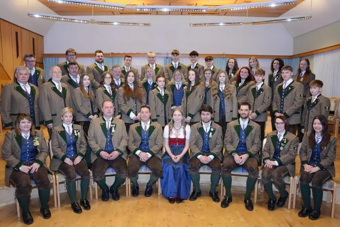 Im Jahr 1926 wurde die Blasmusikkapelle Deutsch Goritz mit Mitgliedern aus dem Jungsteirerbund gegründet

Die Musikkapelle nahm zu dieser Zeit ihren ersten Aufschwung, was vor allem Auer zu verdanken war, der Kinder und Jugendliche aus der Gegend um Deutsch Goritz musikalisch unterrichtete und in die Kapelle aufnahm. 
