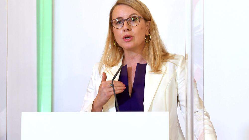 Wirtschaftsministerin Margarete Schramböck