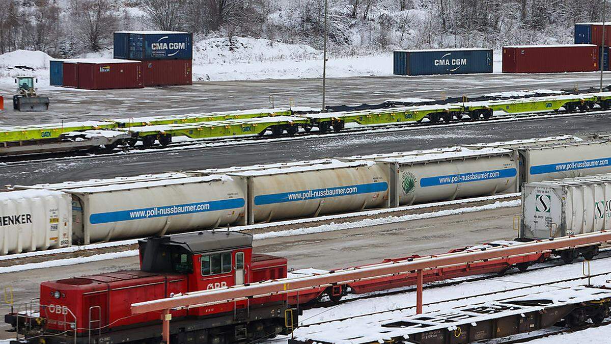 Logistikzentrum in Fürnitz im Winter: Geschäftsführung geht überraschend von Bord