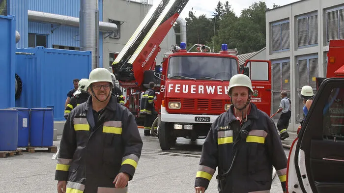 Montagvormittag brannte es bei der Plastikfirma Skyplastic im Völkermarkter Industriebrand. 150 Feuerwehrmänner konnten den Brand unter Kontrolle bringen.