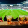 Volle Stadien wird es in Österreich noch lange keine geben. Ob die Fans auch auf Erfrischungen verzichten müssen, wird sich in den kommenden Tagen zeigen