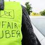 In zahlreichen Städten Europas haben Taxifahrer lange gegen Uber demonstriert. Nun könnte die EU mit neuen Arbeitsrechtsregeln für mehr Fairness sorgen.