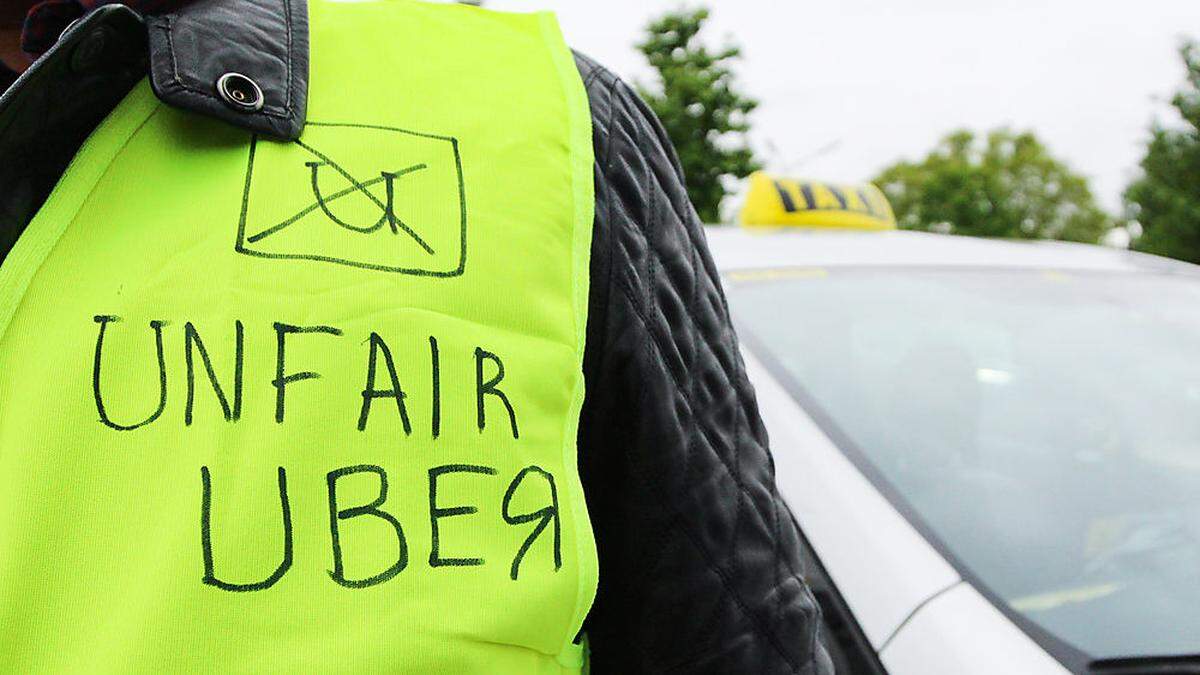 In zahlreichen Städten Europas haben Taxifahrer lange gegen Uber demonstriert. Nun könnte die EU mit neuen Arbeitsrechtsregeln für mehr Fairness sorgen.