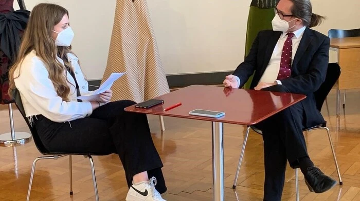 Bildungsminister Martin Polaschek im Interview mit der Modeschule Graz
