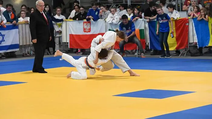 In der Zeltweger Aichfeldhalle fand vergangenes Wochenende das größte österreichische internationale Judo-Club-Turnier statt, mit über 1100 Teilnehmern aus 15 Nationen und 129 Vereinen.