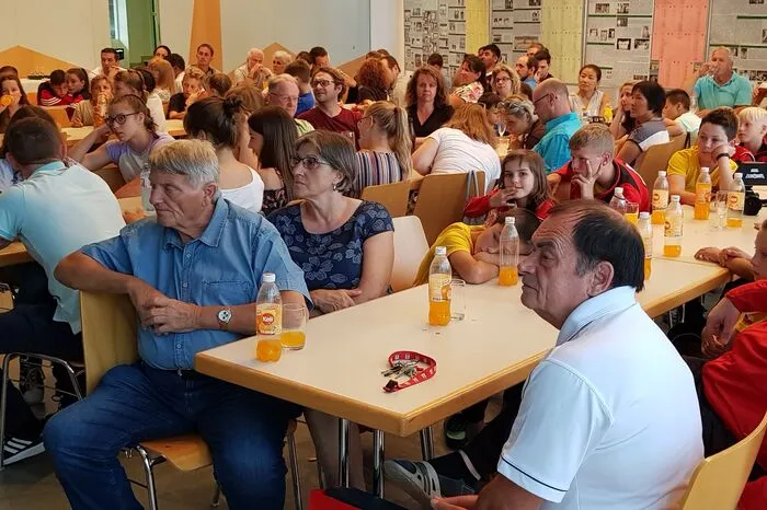 Beim Festakt wurden langjährige ehrenamtliche Funktionäre, Mitarbeiter, Sponsoren und Sportler mit Ehrenzeichen in Gold, Silber und Bronze ausgezeichnet.