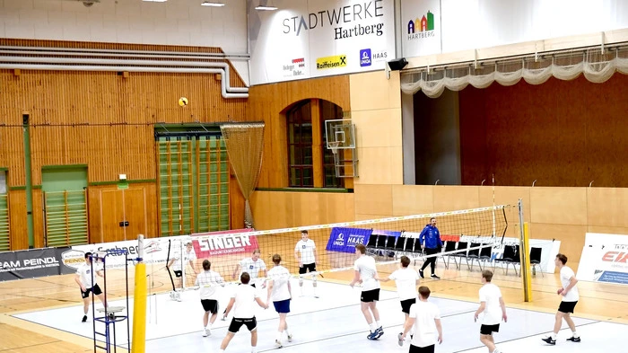 Die neue Hartberghalle wurde von sieben auf 10,5 Meter Höhe aufgestockt.