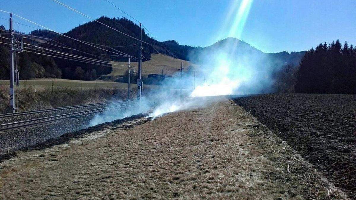 Die Böden sind ausgetrocknet, ein Funkenflug kann fatale Folgen haben