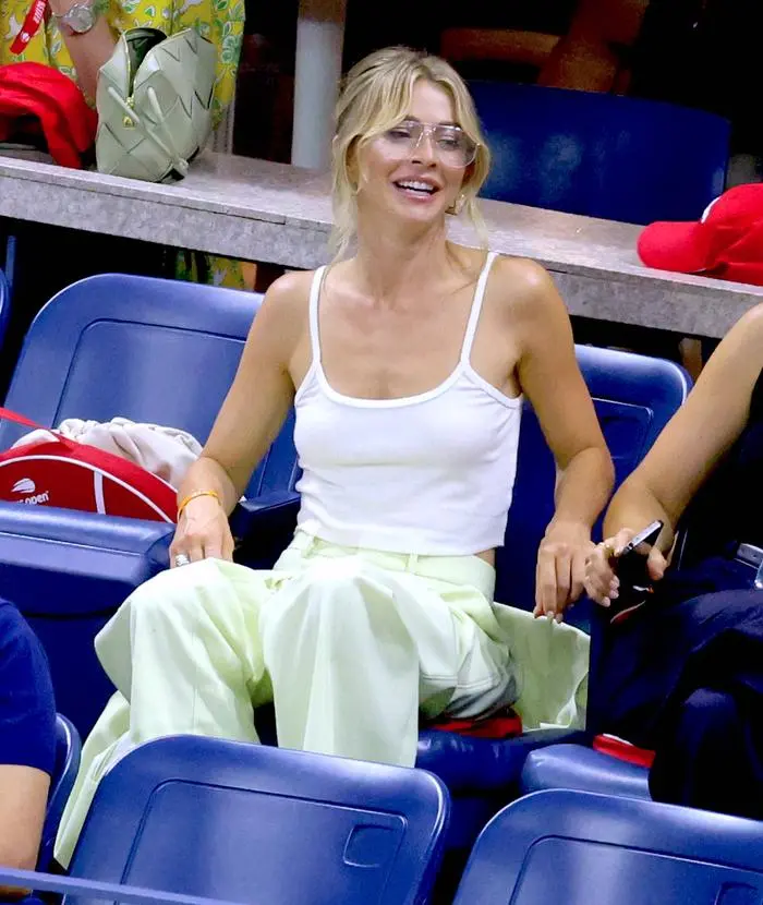 Julianne Hough besuchte das Viertelfinale zwischen Alcaraz und Zverev  