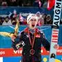 TSCHOFENIG Daniel Oesterreich jubelt mit dem Pokal des Goldenen Adler ueber den Sieg bei der Vierschanzentournee, AUT, FIS Viessmann Skisprung Weltcup, Vierschanzentournee Dreikoenigsspringen Bischofshofen, Wettkampf Einzelspringen, Saison 2024/2025, 06.01.2025 AUT, FIS Viessmann Skisprung Weltcup, Vierschanzentournee Dreikoenigsspringen Bischofshofen, Wettkampf Einzelspringen, Saison 2024/2025, 06.01.2025 Bischofshofen *** TSCHOFENIG Daniel Oesterreich celebrates victory at the Four Hills Tournament with the Golden Eagle trophy, AUT, FIS Viessmann Ski Jumping World Cup, Four Hills Tournament Three Kings Jumping Bischofshofen, Individual ski jumping competition, 2024 2025 season, 06 01 2025 AUT, FIS Viessmann Ski Jumping World Cup, Four Hills Tournament Three Kings Jumping Bischofshofen, Individual ski jumping competition, 2024 2025 season, 06 01 2025 Bischofshofen Copyright: xEibner-Pressefoto/Memmlerx EP_MMR