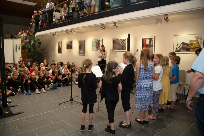 Die Ausstellung ist im Gemeindezentrum zu den Öffnungszeiten zu besichtigen.