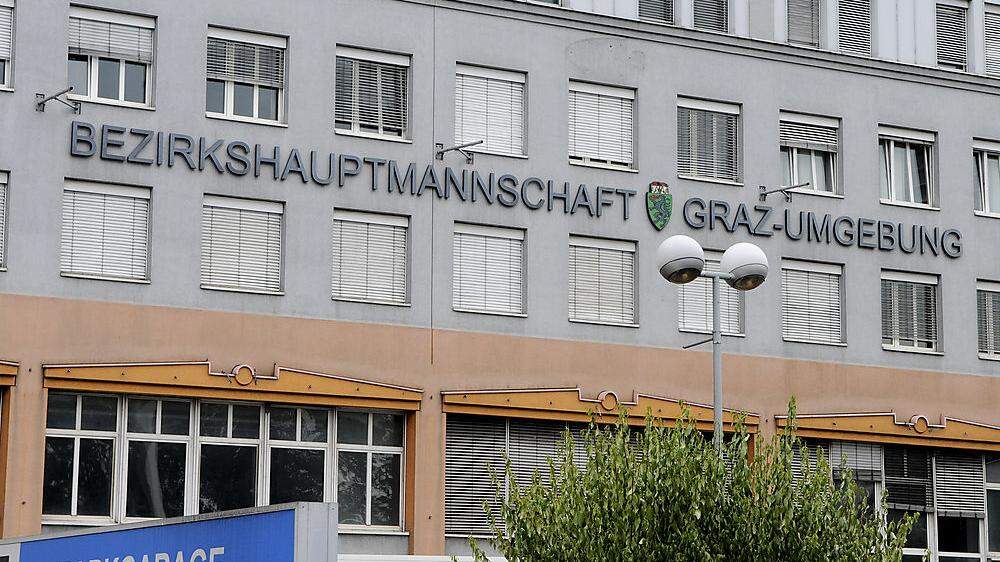 (Ex-)Beamte der BH Graz-Umgebung vor Gericht