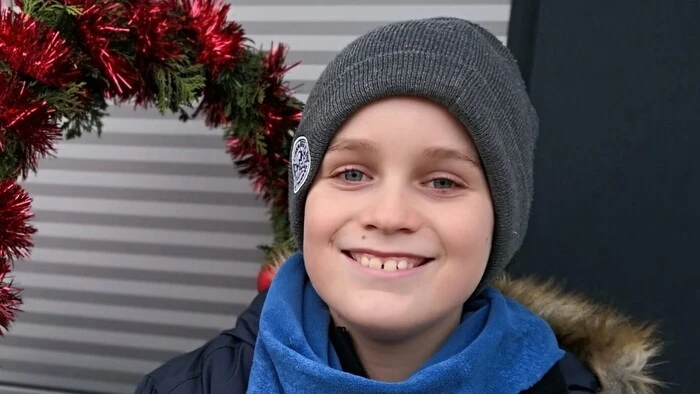 Leonhard Timischl, Gleisdorf: Ich hoffe, dass 2021 Corona endlich vorbei sein wird und ich normal in die Schule gehen darf, Freunde treffen kann und keine Maske mehr tragen muss. Ich bin auch schon ein bisschen aufgeregt, weil ich im Herbst in eine neue Schule gehen werde. Jetzt gehe ich in die Volksschule Gleisdorf, dann möchte ich ins Gymnasium.