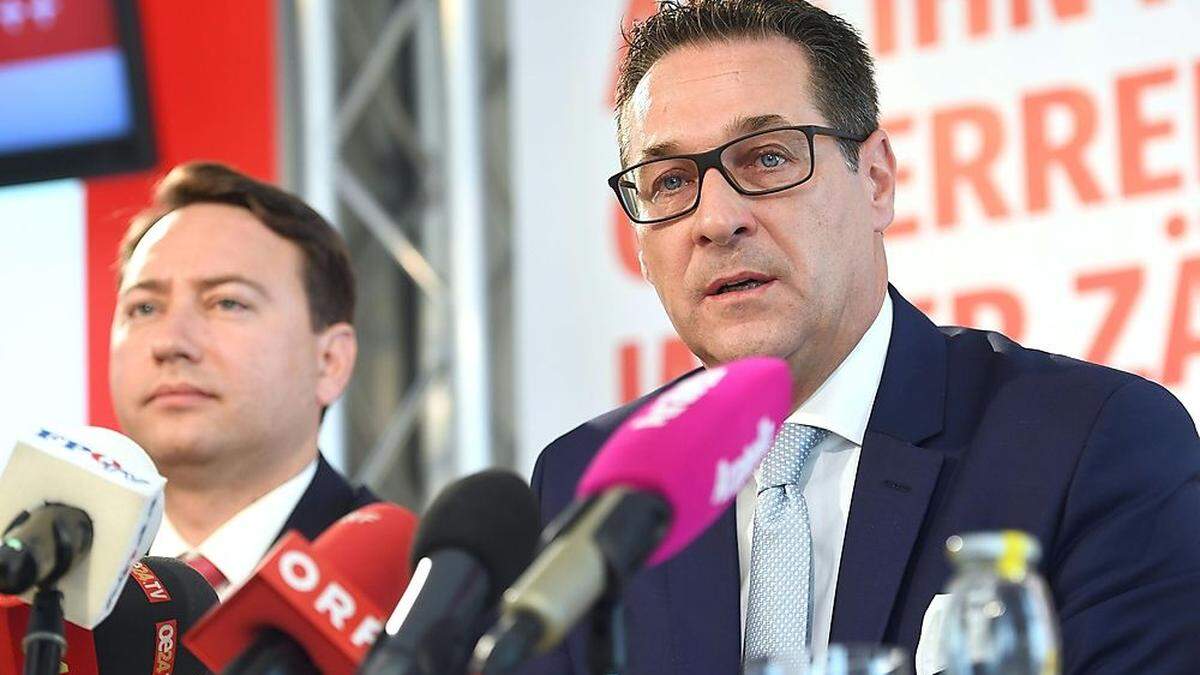 Strache und Haimbuchner bei der blauen Pressekonferenz