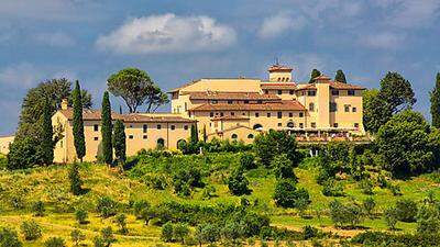 Der fantastische Ausblick vom Castello del Nero über die Weinberge der Chianti-Region
