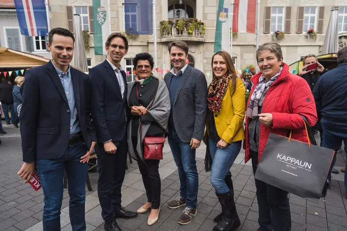 Auch prominente Gäste stellten sich ein: der zukünftige Nationalratsabgeordnete Joachim Schnabel, Bürgermeisterin (Kitzeck) Ursula Malli, Bezirkskammer-Obmann Gerald Holler, ÖVP-Bezirksgeschäftsführerin Irmgard Wran-Schumer, Leibnitzer Bezirksbäurin Grete Kirchleitner,...