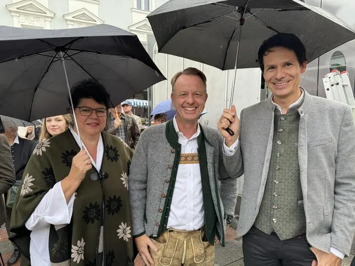 LAbg. Helga Ahrer, Trofaiachs Bürgermeister Mario Abl und Bezirkshauptmann Markus Kraxner