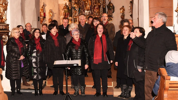 Am Samstag konnten die Besucher und Besucherinnen in der Pfarrkirchen St. Urban einen besinnlichen Abend genießen. Klicken Sie sich durch die Bilder.