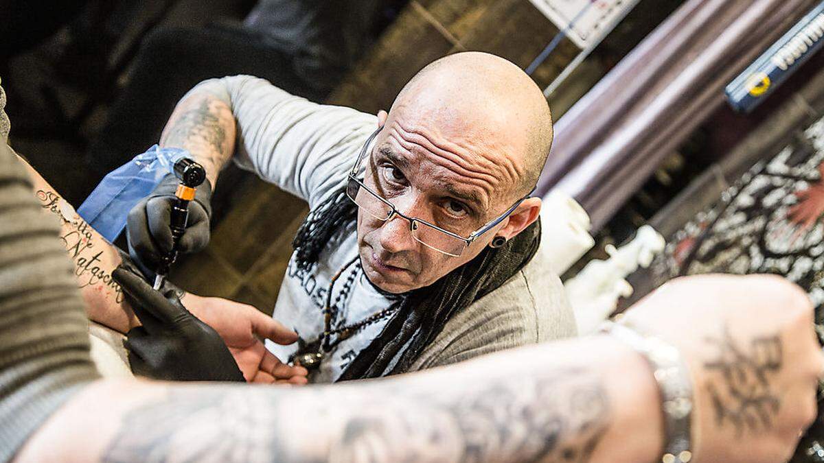 Petschacher besucht immer wieder Tattoo-Conventions. Er hat 2015 auch das todbringende Erdbeben in Nepal überlebt