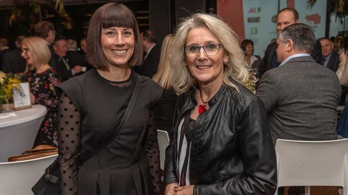 Liezens Bürgermeisterin Roswitha Glashüttner (r.) mit Barbara Aigner (Marketing)
