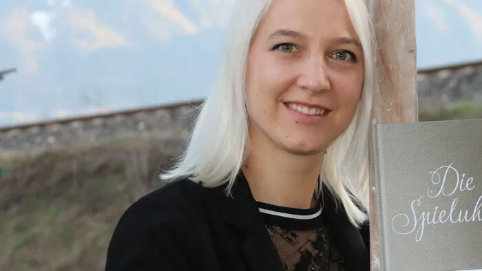 Katharina Gunzer, Kindergartenleiterin, Bleiburg: Ich war am Wiesenmarkt von klein auf dabei und habe den Aufbau des Marktes und auch den Abbau wochenlang beobachtet. Es war eine spannende Zeit. Dass der Wiesenmarkt wieder abgesagt werden muss ist zwar verständlich, aber sehr schade. Besonders leiden die kleinen Betriebe, die nun keine Einnahmen haben. Ich werde vor allem das bunte Treiben und die vielen Begegnungen, die am Wiesenmarkt möglich sind, sehr vermissen.