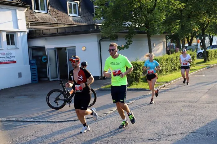 Der Company Triathlon gab den feierlichen Startschuss