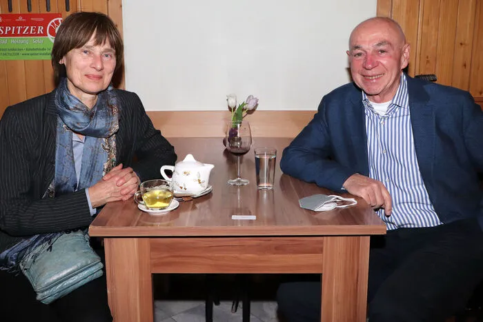 Extra aus Rotterdam in Holland ist Jack van de Winkel mit seiner Gattin Heidi Hinkel zum Konzert in den Amthof nach Feldkirchen angereist.