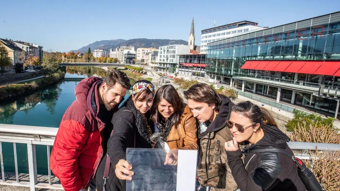 Bei der City Quest in Villach erhält man alle Hinweise, die man zum Lösen des Rätsels braucht, in der Innenstadt.