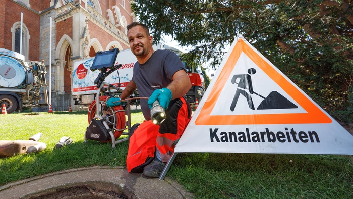 Saubermacher-Spezialisten bei der Kanalreinigung