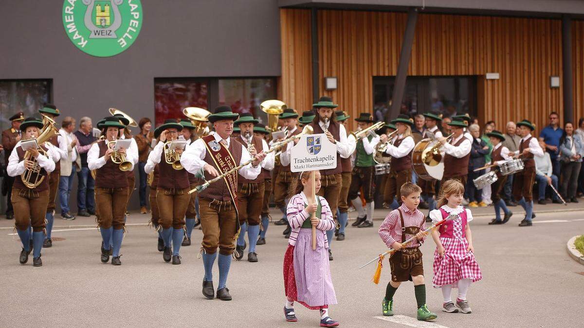 16 Musikkapellen aus dem Bezirk Weiz feierten das 70-Jahr-Jubiläum der Weizer Kameradschaftskapelle