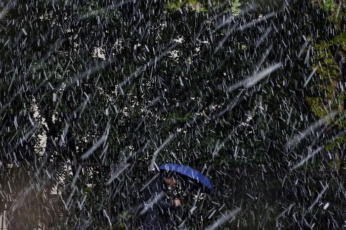 Kalte Luftmassen hatten die Temperaturen in und um die japanische Hauptstadt in der Früh auf nahe Null Grad sinken lassen, wie der Wetterdienst mitteilte.