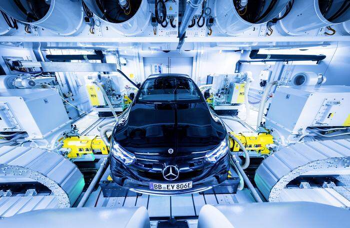 Mercedes-Benz eröffnet mit dem Electric Software Hub eine Software-Integrationsfabrik am Standort SindelfingenMercedes-Benz opens the Electric Software Hub, a software integration factory at the Sindelfingen site