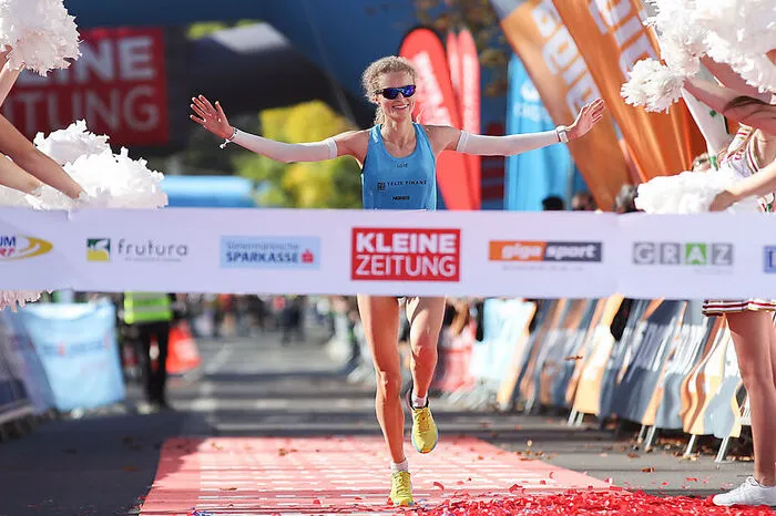 Bei den Damen setzte sich Thea Heim im Halbmarathon durch.