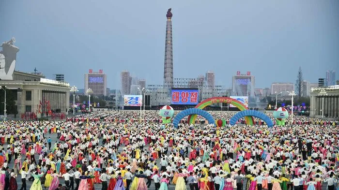Nach einem Dutzend Raketentests in diesem Jahr hat Nordkorea seinen wichtigsten Nationalfeiertag ohne neue Machtdemonstrationen gefeiert.