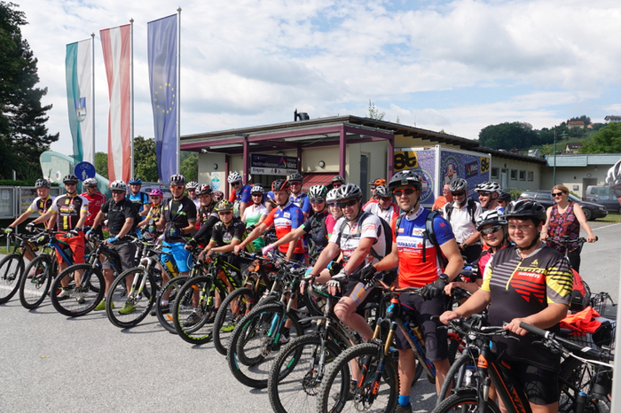 Am Samstagvormittag wurde die 20 Kilometer lange Radstrecke mit einer Gesamtsteigung von 980 Metern feierlich eröffnet.
