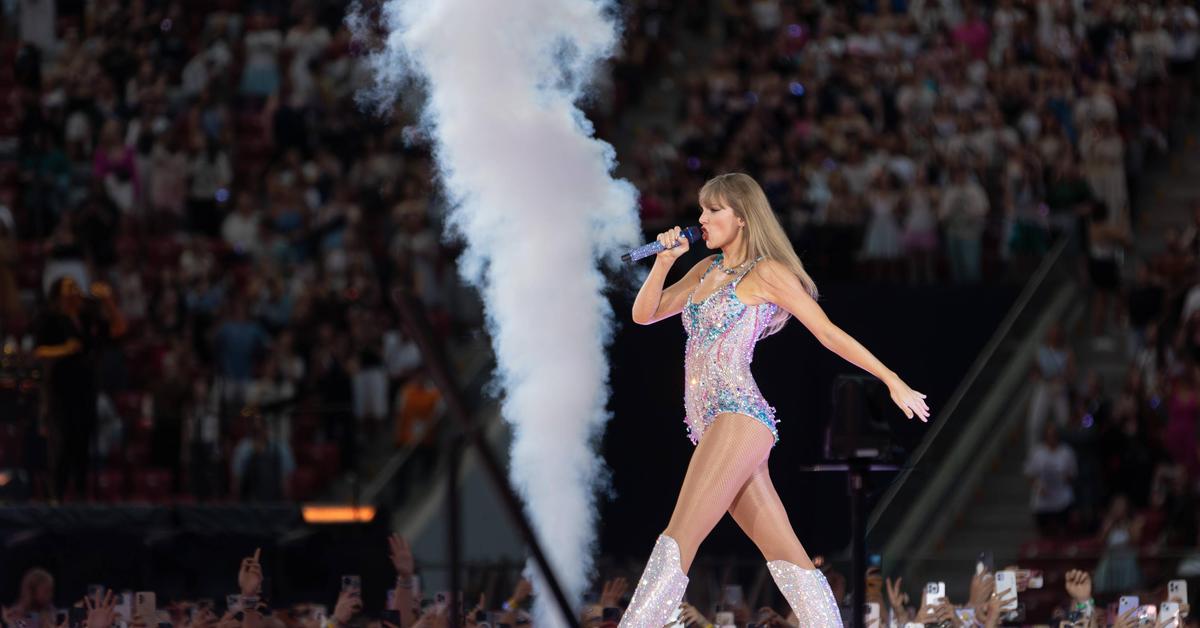 Taylor Swift warmed up fans in London, but didn’t say a word about Vienna