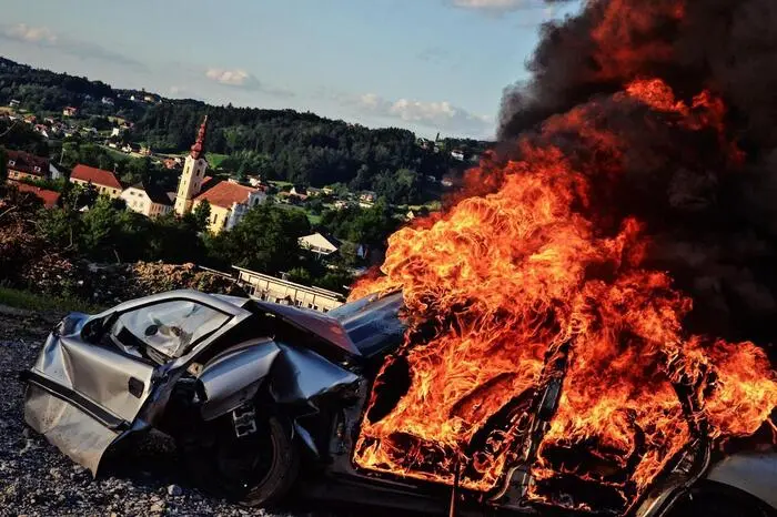 Klicken Sie sich durch weitere, spektakuläre Eindrücke von den Feuerwehr-Übungen!