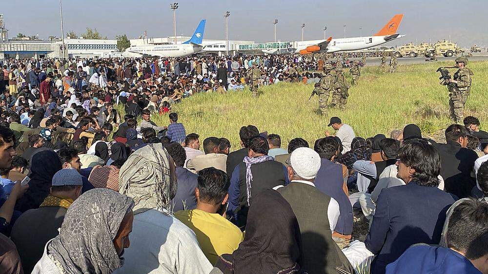 Weiter Chaos rund um Kabuler Flughafen 