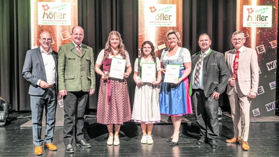 Baumschule Höfler mit ihren Star-Lehrlingen: Lisa Marie Almer und Marie-Theres Schwaiger