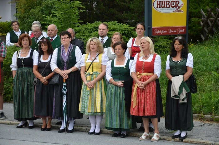 An den Festgottesdienst folgte die Prozession durch St. Peter mit den vier Evangelium Stationen.