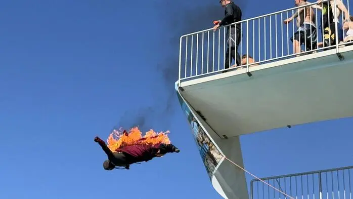 Nichts für schwache Nerven - die atemberaubende Springer- und Stuntshow