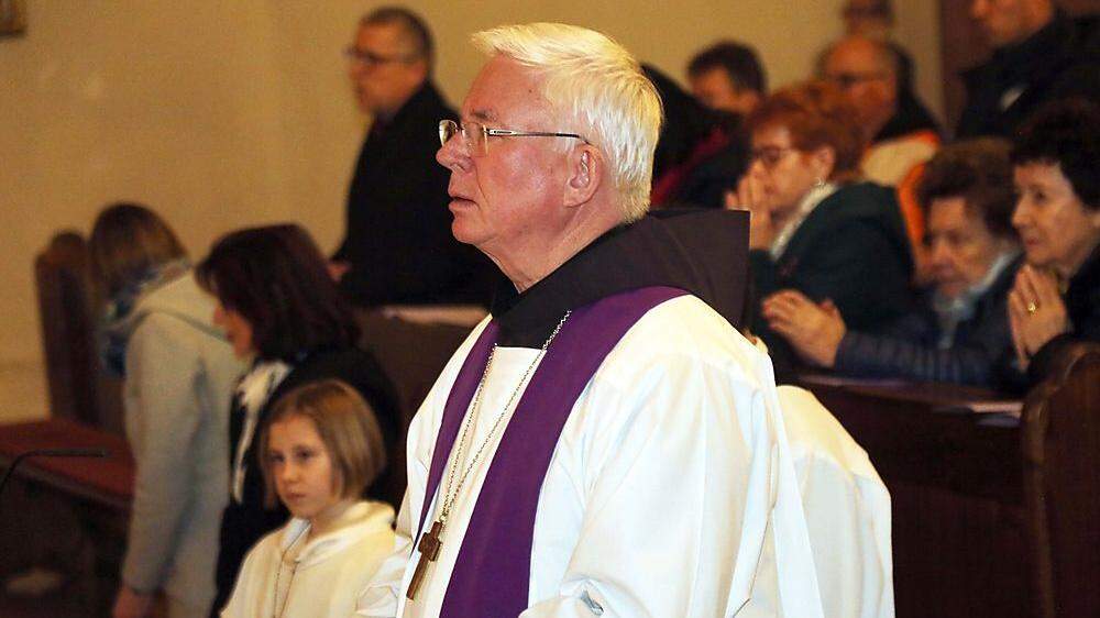 Erzbischof Franz Lackner bei der Buß- und Gebetsstunde in Villach