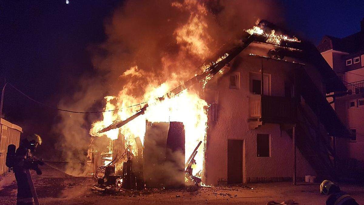 Das Gebäude stand in Vollbrand