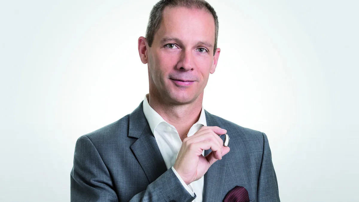 Alexander Ohm, Leiter Audiologie bei Hansaton, lädt Sie zum Praxistest ein 