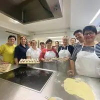In der „Frischen Kochschule“ backen die Bäuerinnen aus dem Bezirk Südoststeiermark in diesen Tagen fleißig Kekse für „Steirer helfen Steirern“