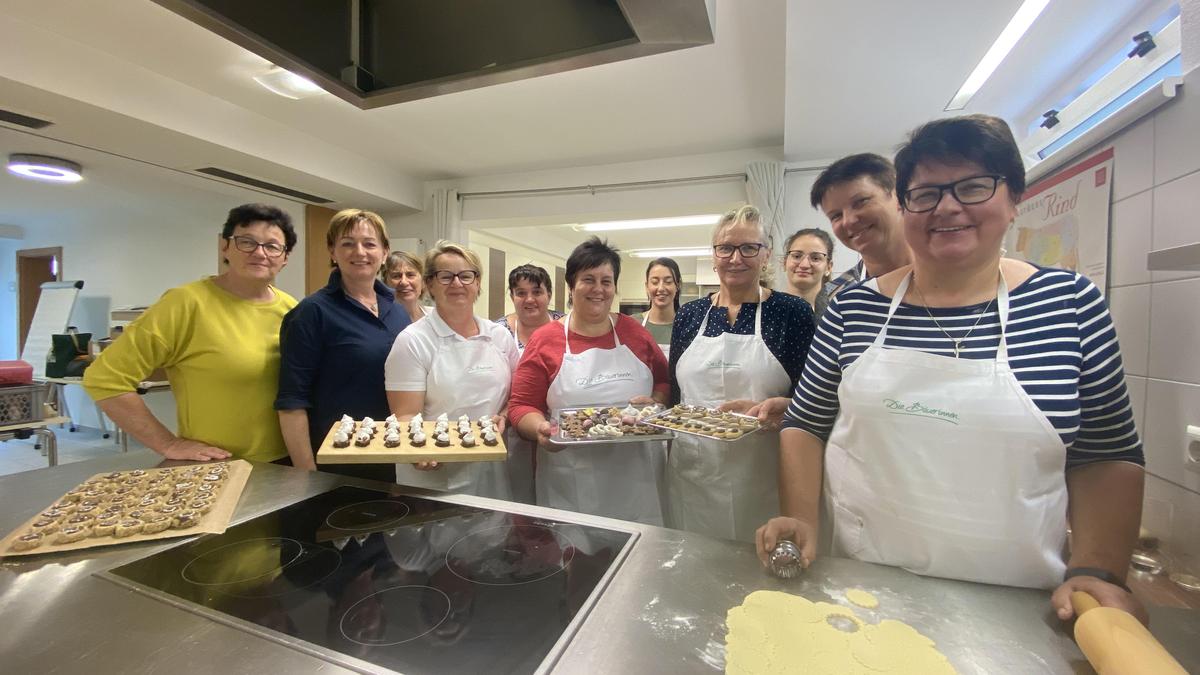 In der „Frischen Kochschule“ backen die Bäuerinnen aus dem Bezirk Südoststeiermark in diesen Tagen fleißig Kekse für „Steirer helfen Steirern“